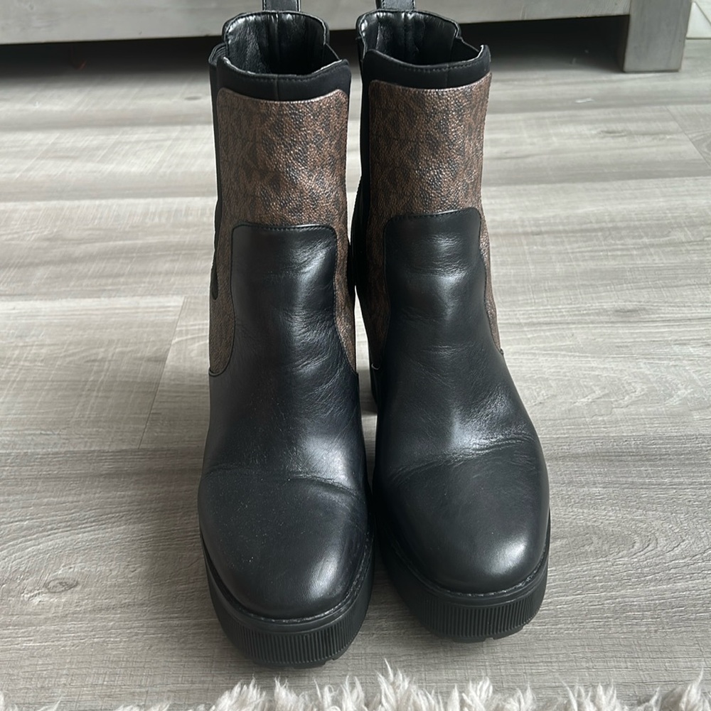 MICHAEL KORS CRAMER ICONIC BLACK BROWN MK LOGO PLATFORM ANKLE BOOTS